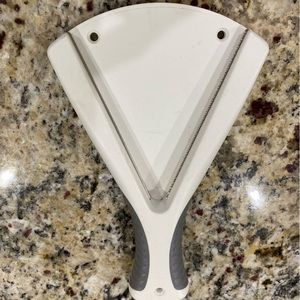 The pampered chef jar opener